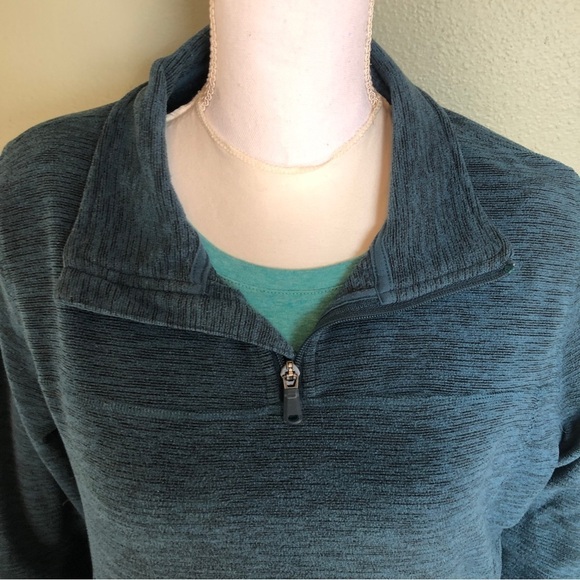 Tech gear women’s size large in beautiful preowned condition - Picture 5 of 5